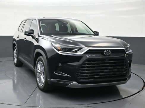 Used 2026 Toyota Grand Highlander AWD image 7