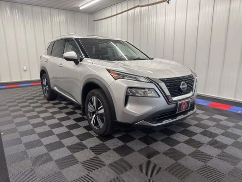 Used 2023 Nissan Rogue SL AWD/4WD image 2