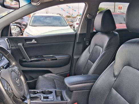 Used 2018 Kia Sportage SX image 11