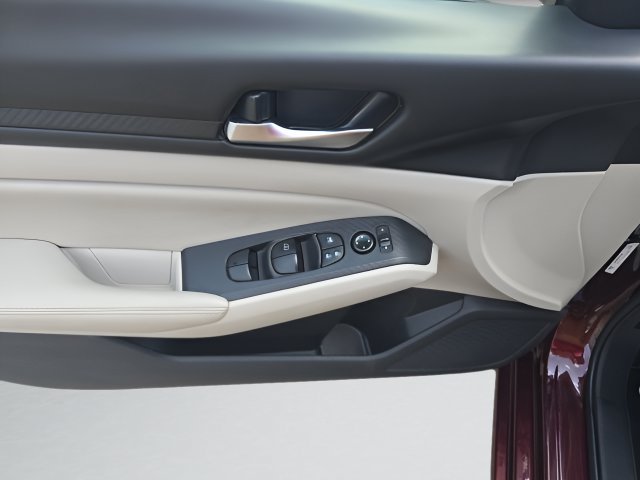 Certified 2025 Nissan Altima 2.5 SV FWD image 10