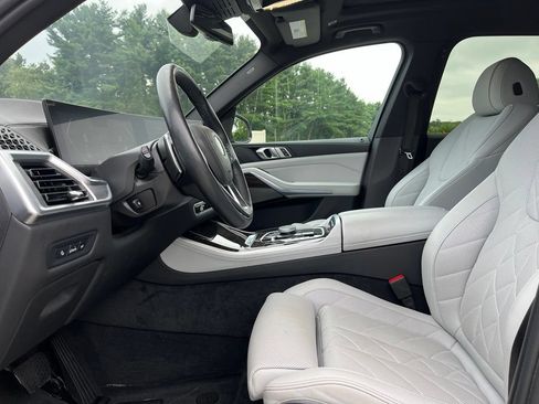 Used 2024 BMW X5 xDrive40i w/ Premium Package AWD/4WD image 16