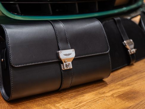 Used 2025 Aston Martin Vanquish Coupe image 46