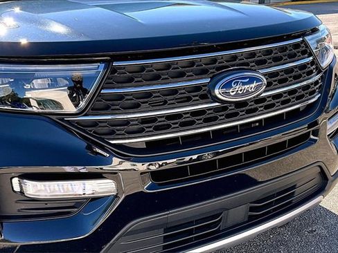 Used 2022 Ford Explorer XLT w/ Equipment Group 202A image 28