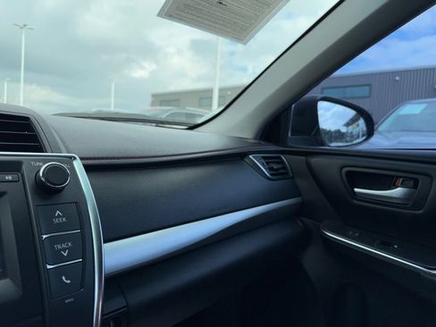 Used 2017 Toyota Camry LE image 26