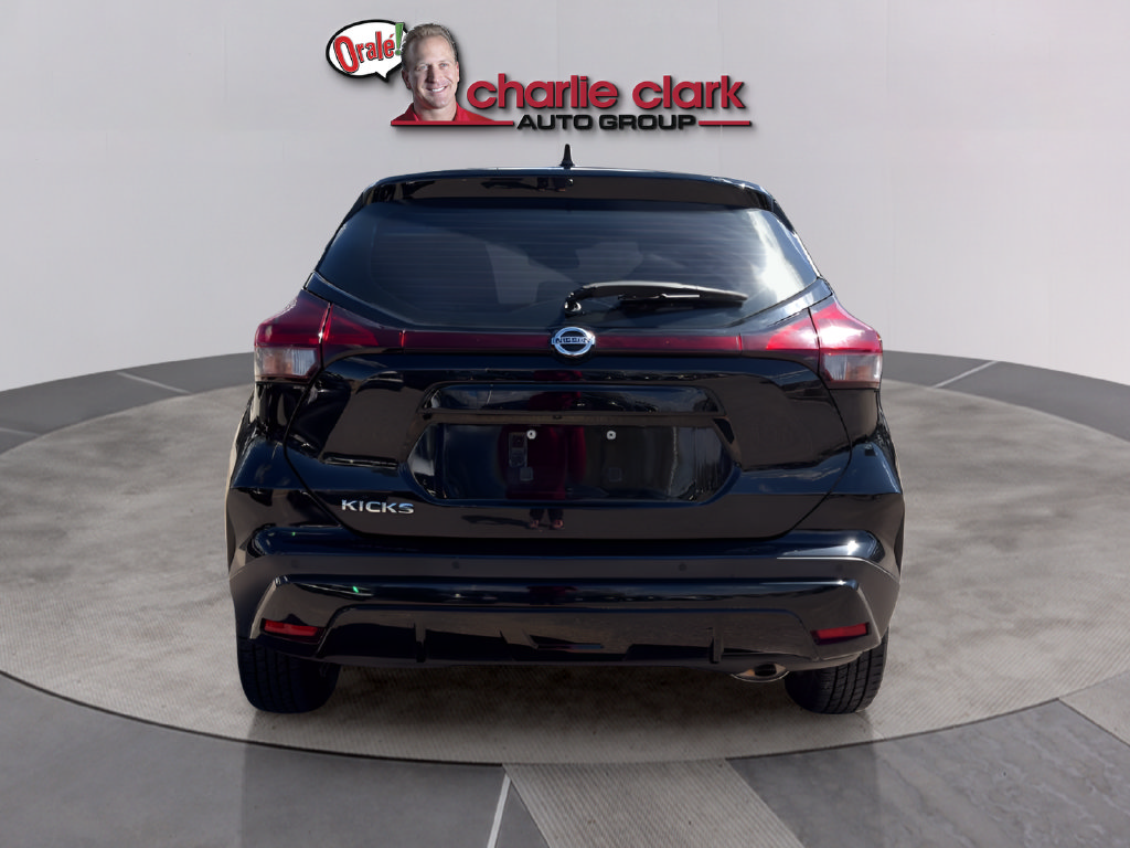 Used 2021 Nissan Kicks S FWD image 4