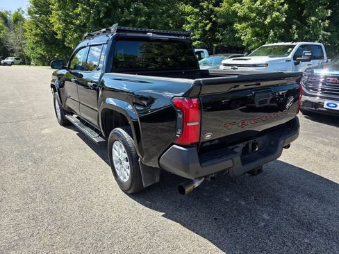 Used 2024 Toyota Tacoma SR w/ SR Upgrade Package AWD/4WD image 2