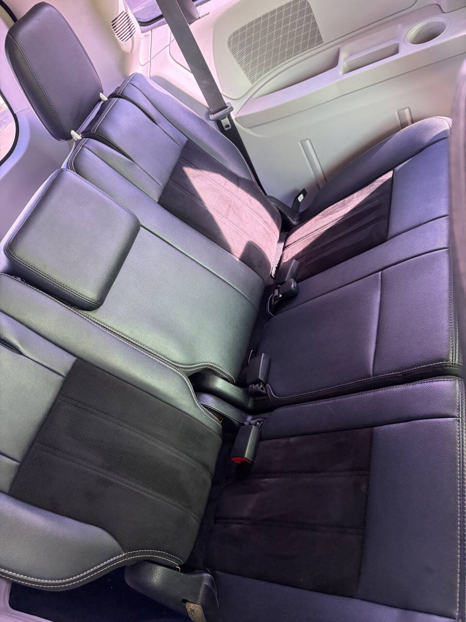 Used 2016 Dodge Grand Caravan American Value Package w/ UConnect Hands-Free Group FWD image 17