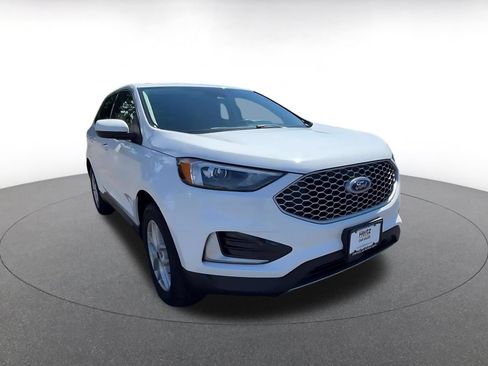 Used 2024 Ford Edge SEL AWD/4WD image 3