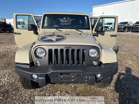 Used 2018 Jeep Wrangler Unlimited Sport image 32
