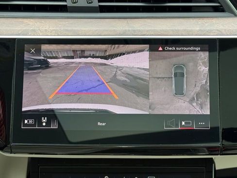 Used 2019 Audi e-tron Premium Plus image 43