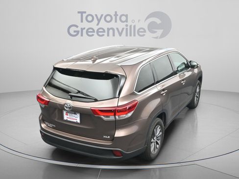 Used 2019 Toyota Highlander XLE image 13
