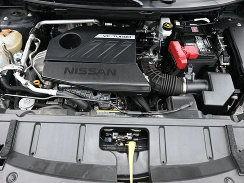 Used 2025 Nissan Rogue SV AWD/4WD image 9