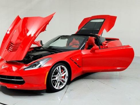 Used 2016 Chevrolet Corvette Stingray Coupe w/ 3LT Preferred Equipment Group image 9