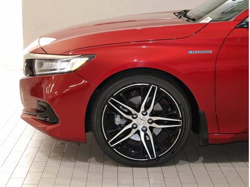 Used 2021 Honda Accord Touring image 4