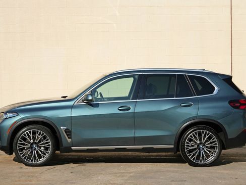 Used 2025 BMW X5 sDrive40i w/ Climate Comfort Package RWD image 57