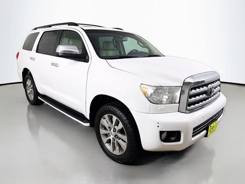 Used 2017 Toyota Sequoia Limited w/ Safety & Convenience Package AWD/4WD image 4