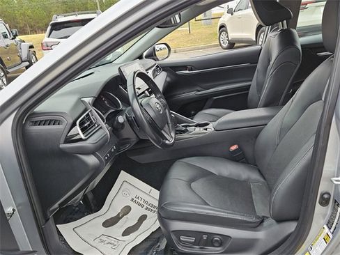 Used 2023 Toyota Camry XSE image 5