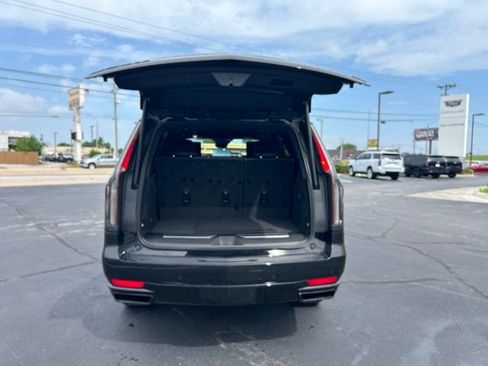 Certified 2024 Cadillac Escalade Sport w/ LPO, ONYX Package AWD/4WD image 8