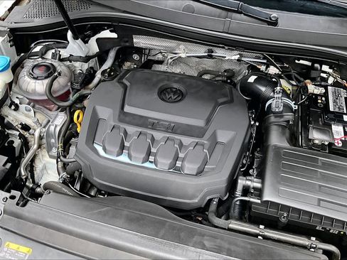 Certified 2022 Volkswagen Tiguan SE image 31