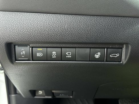 Used 2024 Toyota Venza Limited AWD/4WD image 22