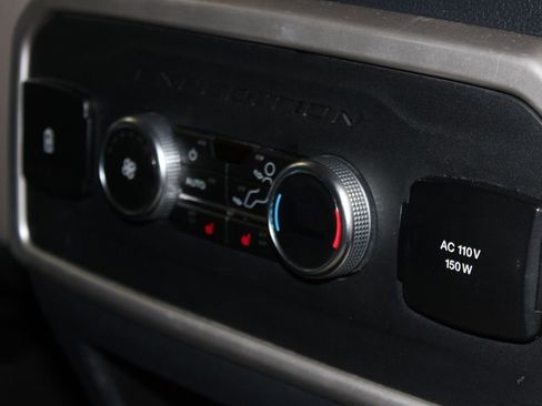 Used 2024 Ford Expedition Max Limited AWD/4WD image 33