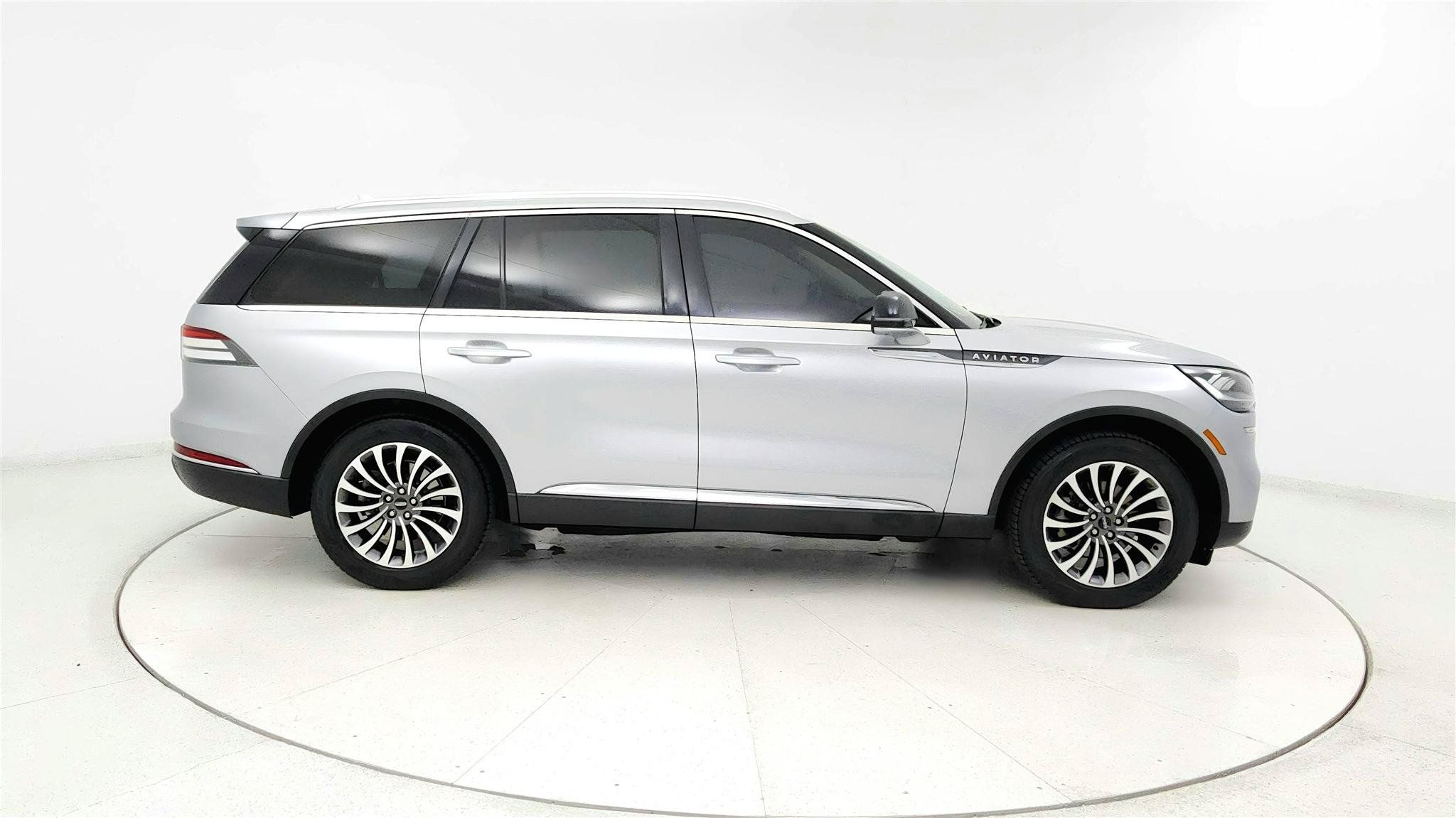 Used 2020 Lincoln Aviator Reserve w/ Elements Package Plus AWD/4WD image 6