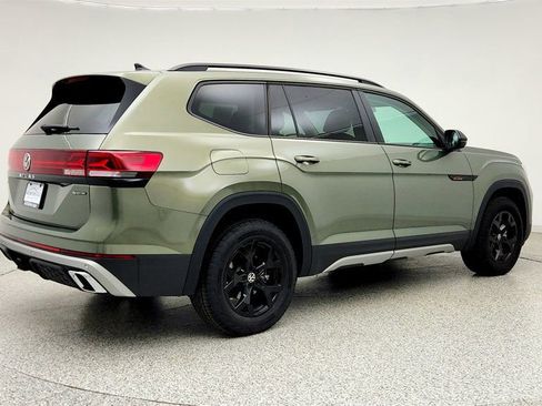 Used 2025 Volkswagen Atlas Peak Edition SE AWD/4WD image 5