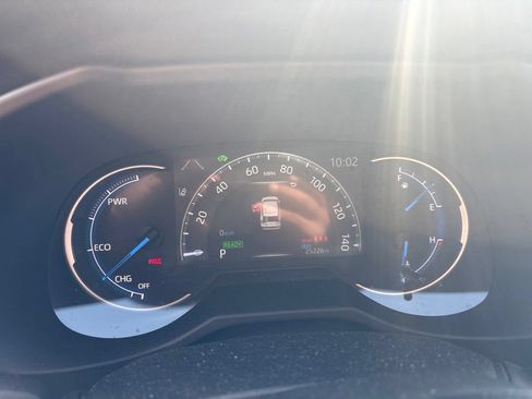 Used 2025 Toyota RAV4 LE AWD/4WD image 13