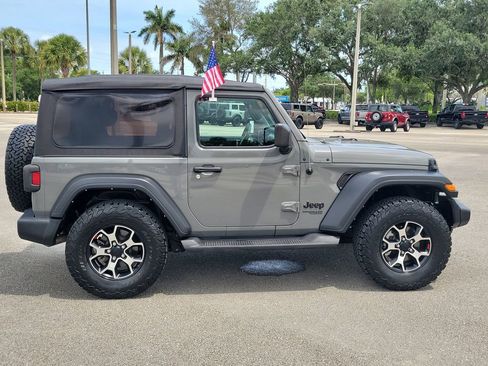 Used 2021 Jeep Wrangler Sport AWD/4WD image 6