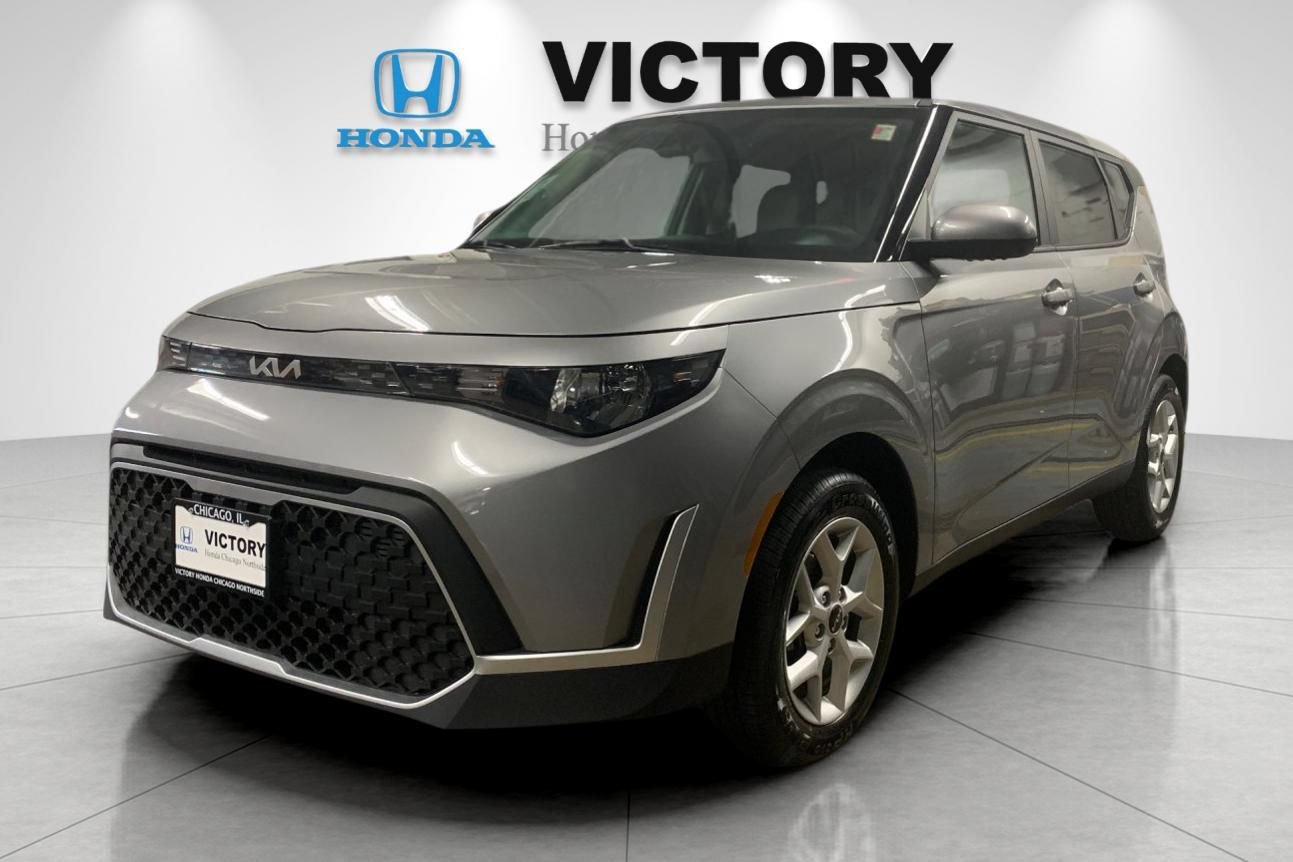 Used 2025 Kia Soul LX w/ LX Technology Package FWD image 7