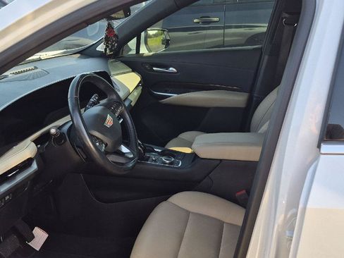 Used 2024 Cadillac XT4 Premium Luxury AWD/4WD image 6