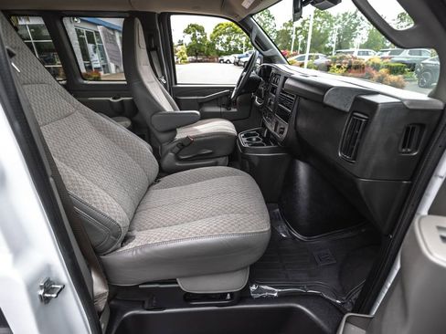 Used 2025 Chevrolet Express 3500 LT w/ LT Preferred Equipment Group RWD image 30