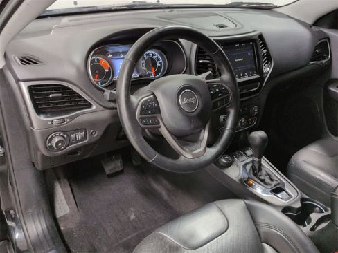 Used 2019 Jeep Cherokee Limited image 10