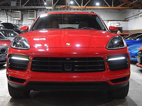 Used 2021 Porsche Cayenne AWD/4WD image 2