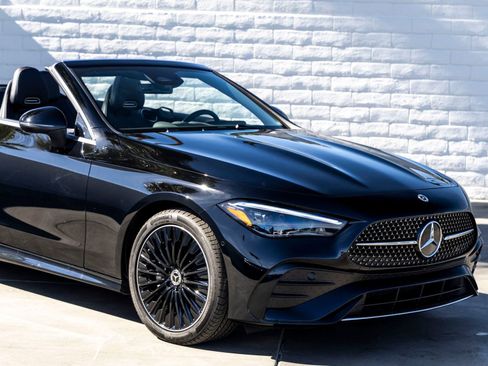 Used 2025 Mercedes-Benz CLE 300 4MATIC Cabriolet image 3