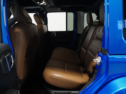 Used 2022 Jeep Wrangler Unlimited Sahara w/ Cold Weather Group image 15