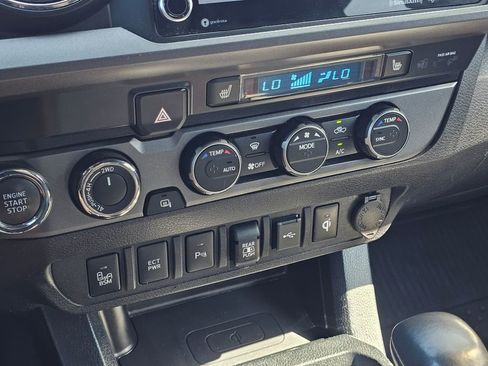 Used 2020 Toyota Tacoma TRD Off-Road w/ Technology Package image 27