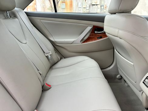 Used 2009 Toyota Camry FWD image 4