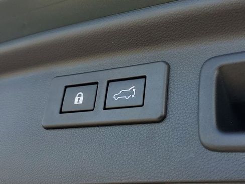 Used 2023 Subaru Forester Limited image 12