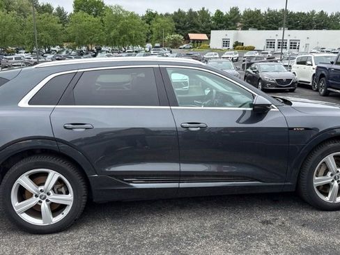 Used 2019 Audi e-tron Premium Plus AWD/4WD image 4