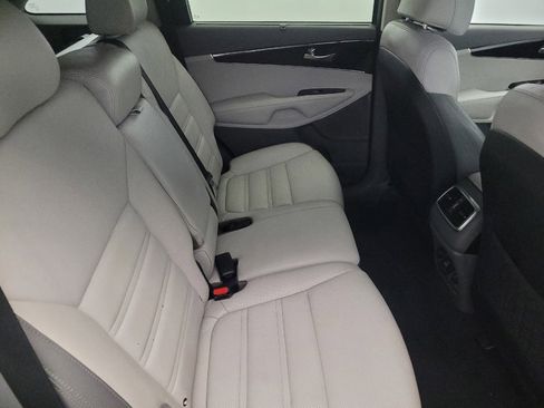 Used 2017 Kia Sorento SX image 19