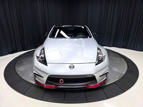 Used 2017 Nissan 370Z NISMO RWD image 8