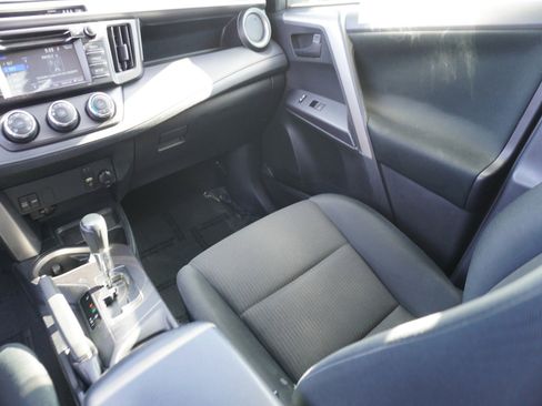 Used 2018 Toyota RAV4 LE image 16