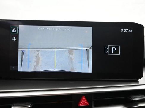 Used 2024 Kia Sorento LX FWD image 17