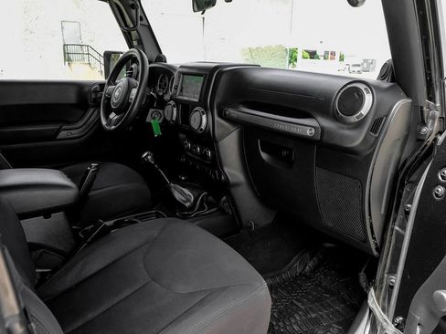 Used 2014 Jeep Wrangler Sport AWD/4WD image 18