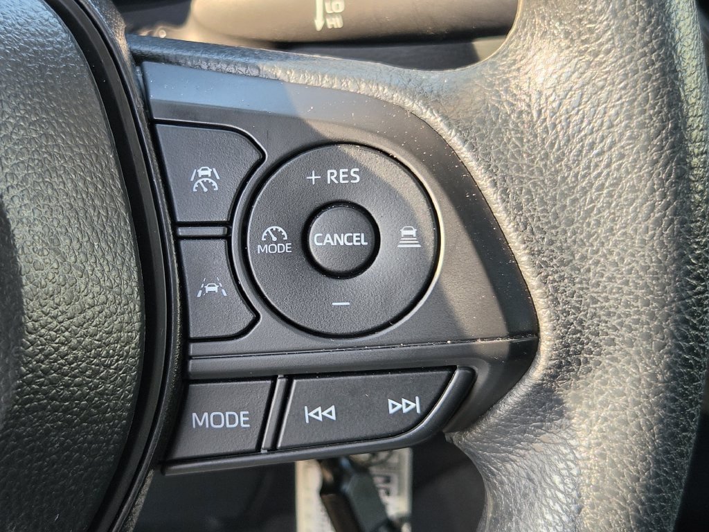 Used 2026 Toyota Corolla LE FWD image 22