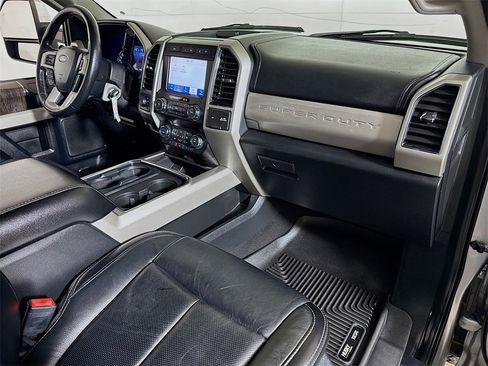 Used 2020 Ford F250 Lariat w/ Chrome Package image 26