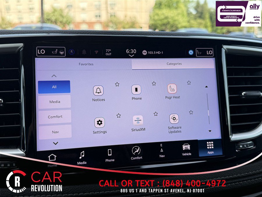 Used 2024 Chrysler Pacifica Limited FWD image 25