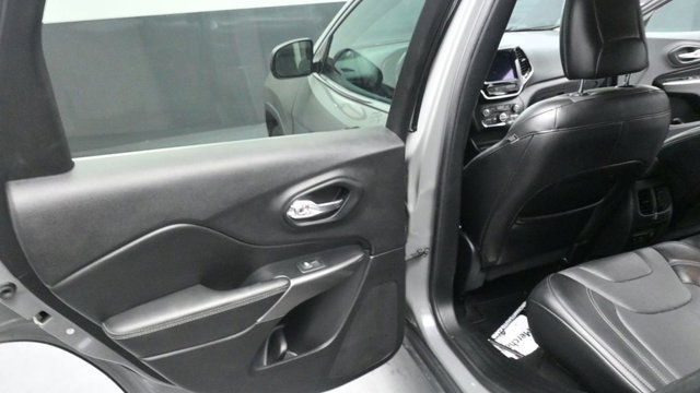 Used 2020 Jeep Cherokee Limited FWD image 21