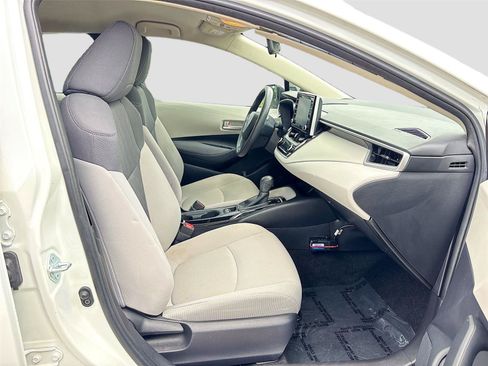 Used 2021 Toyota Corolla LE FWD image 25